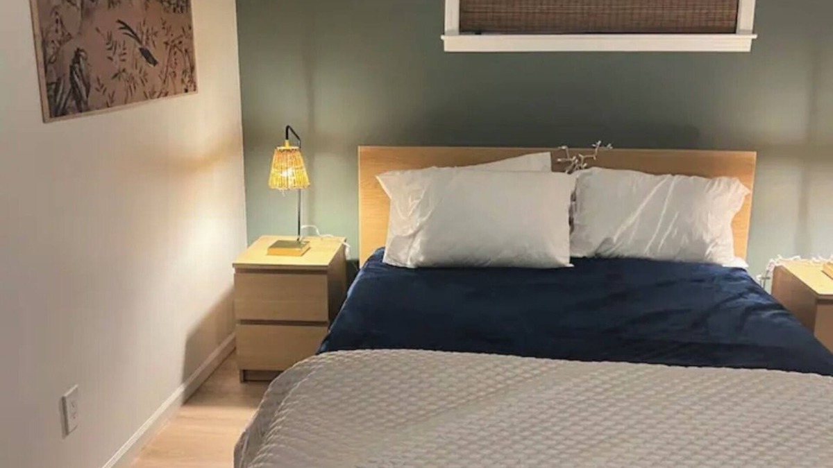 Ellendale House | Charming 2-bedroom house with WiFi, AC in awesome Memphis
