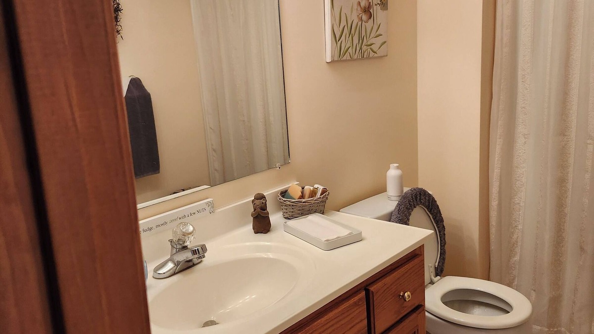 Milford House | Charming 2-bedroom house in delightful Milford with AC