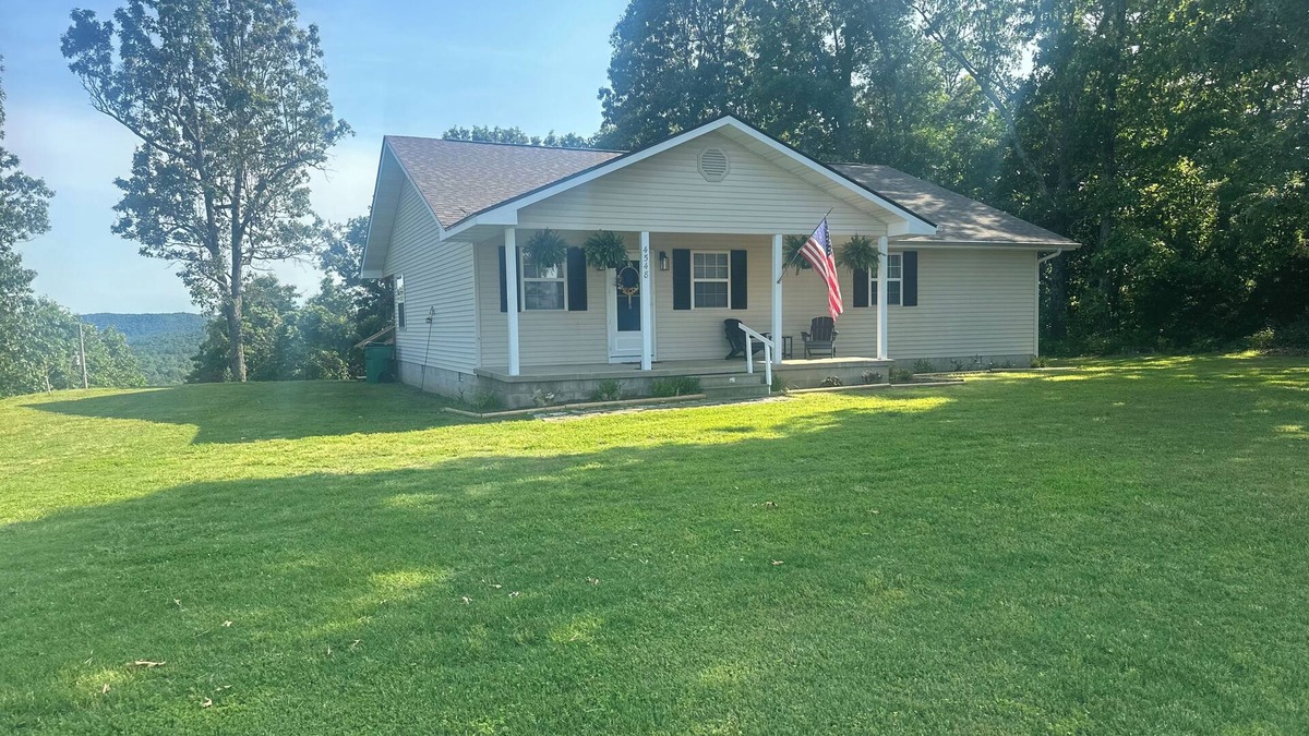 Lone Rock House | Charming 2-bedroom house in lovely Norfork Surrounding Area