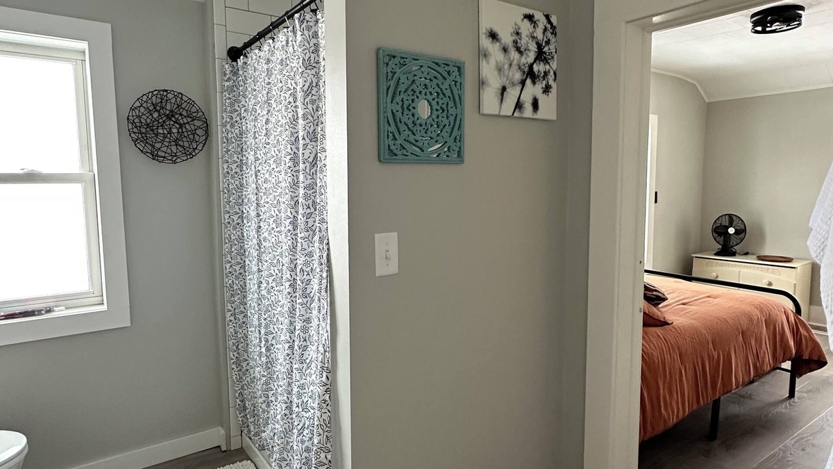 Norwalk House | Charming 2-bedroom house with AC, WiFi in serene Norwalk