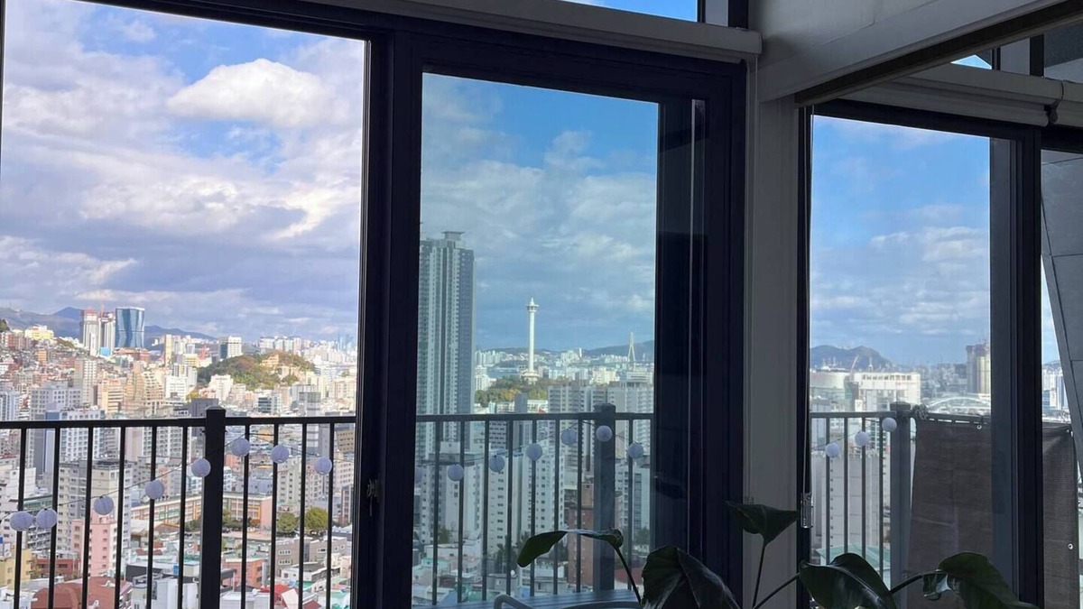Busan House | Charming 2-bedroom house with AC and WiFi in lovely Busan