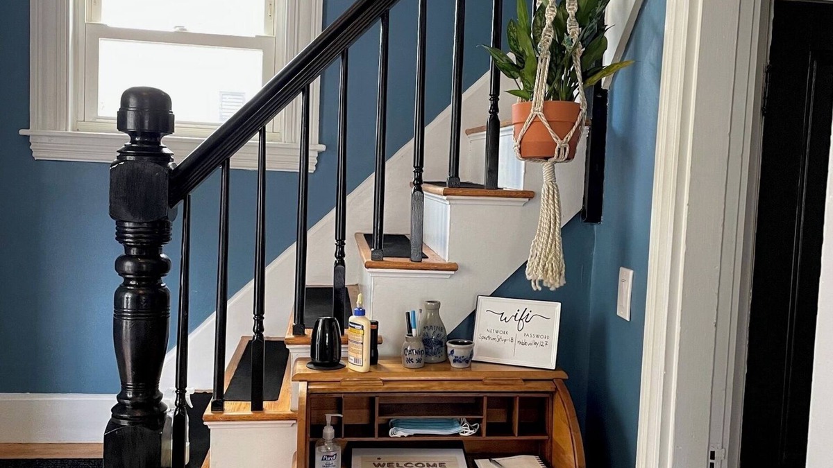 Auburn House | Charming 2-bedroom house in marvelous Auburn with AC, WiFi, and fenced yard.