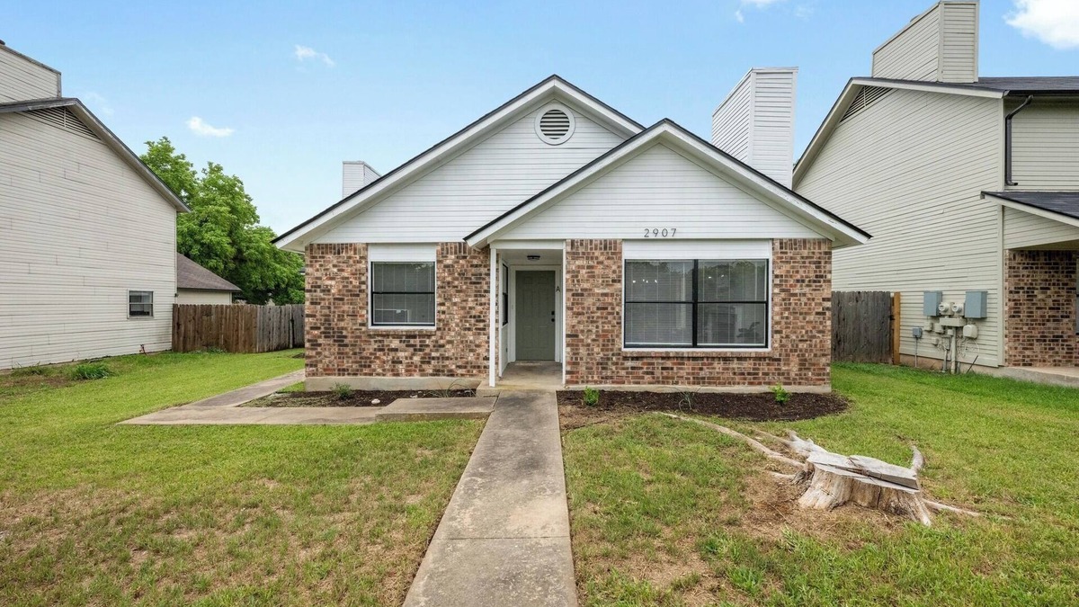 Tanglewood Forest House | Charming 2-bedroom house with WiFi, AC in fabulous Austin