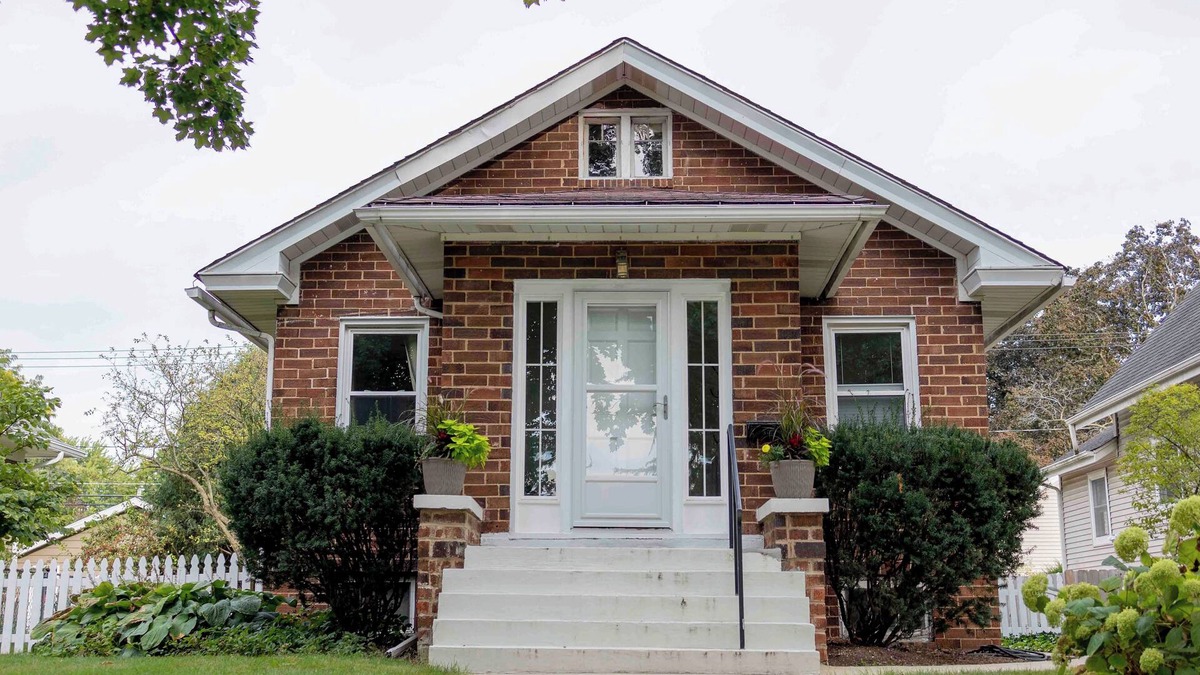 Geneva House | Charming 2-bedroom house with WiFi, AC in brilliant Geneva