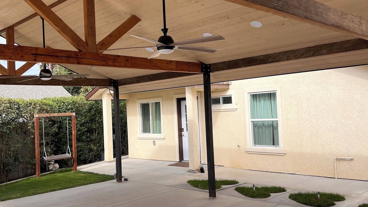 Tulare House | Charming 2- bedroom house close to sequoia national park with EV charging
