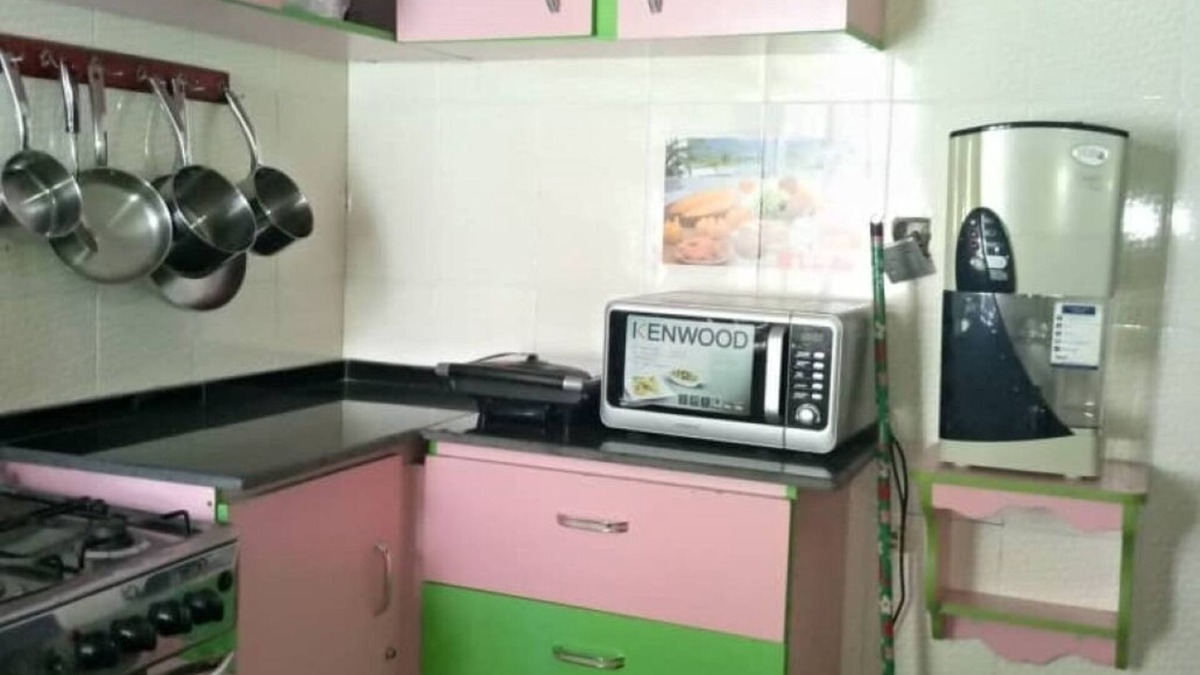 Ota House | Charming 2-bedroom house with WiFi, AC, Parking in serene Ota winners chapel