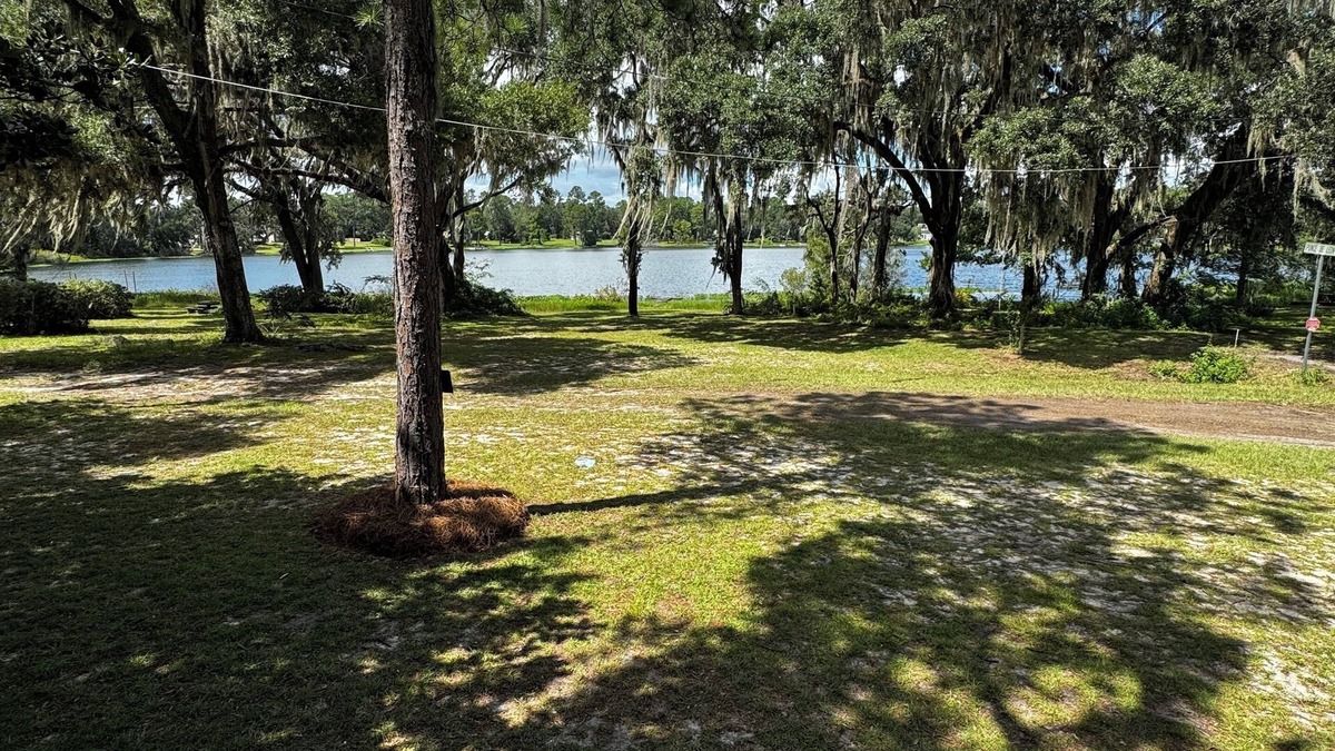 Lake Park Cottage | Charming 2-bedroom lake front cottage in lovely Lake Park Georgia.