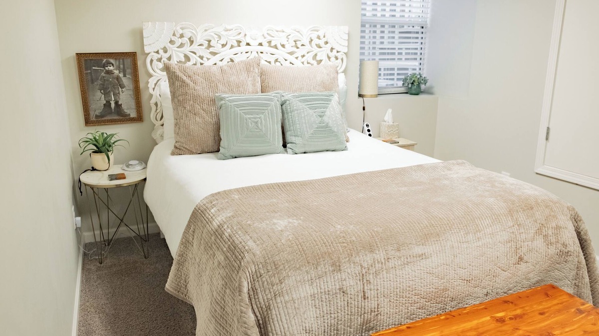 Homewood House | Charming 2 Bedroom - minutes to Samford and UAB!