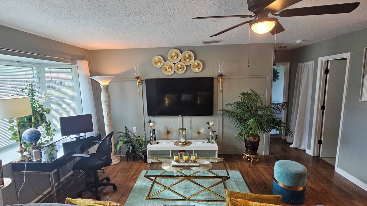 Interchange Square House | Charming 2-bedroom Private Space with WiFi, AC in welcoming Palm Bay, FL