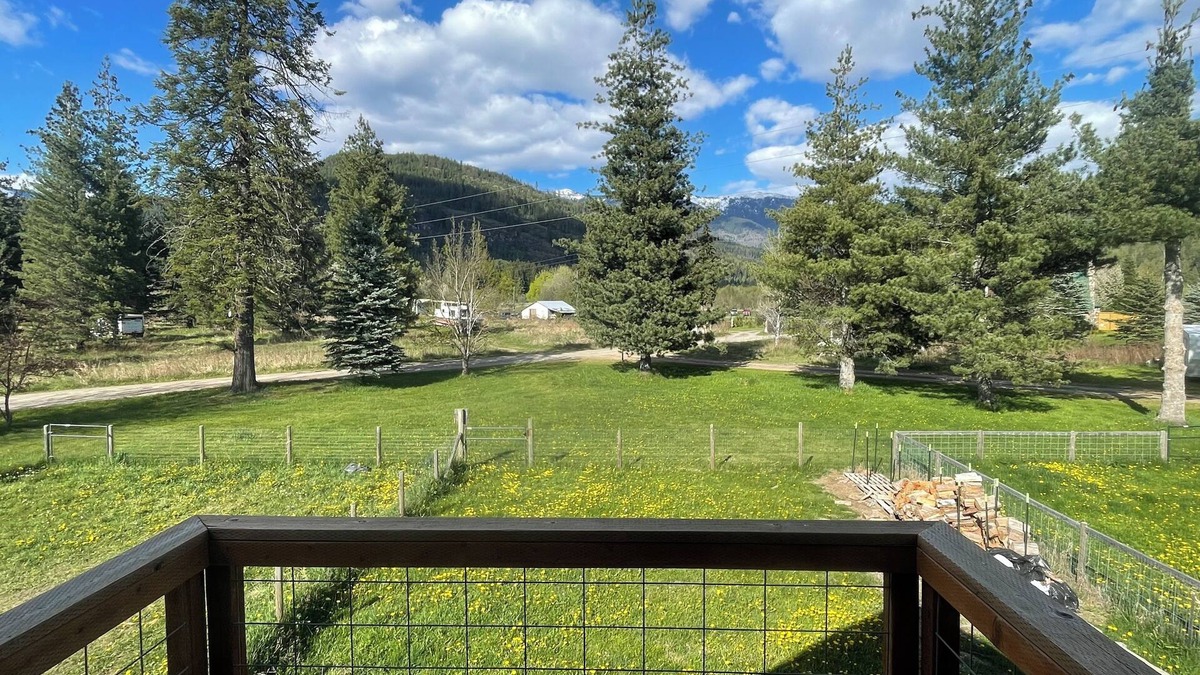 Clark Fork House | Charming 2-bedroom retreat Chalet Soleil au Lake Pend Oreille!