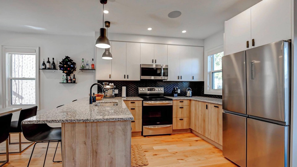 Hamilton House | Charming 2-bedroom sunny home in Hamilton