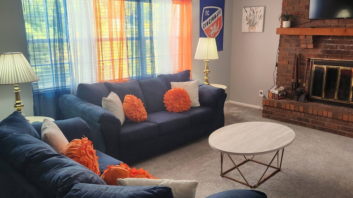 Westwood House | Charming 2-bedroom townhome with WiFi, AC in gorgeous Cincinnati