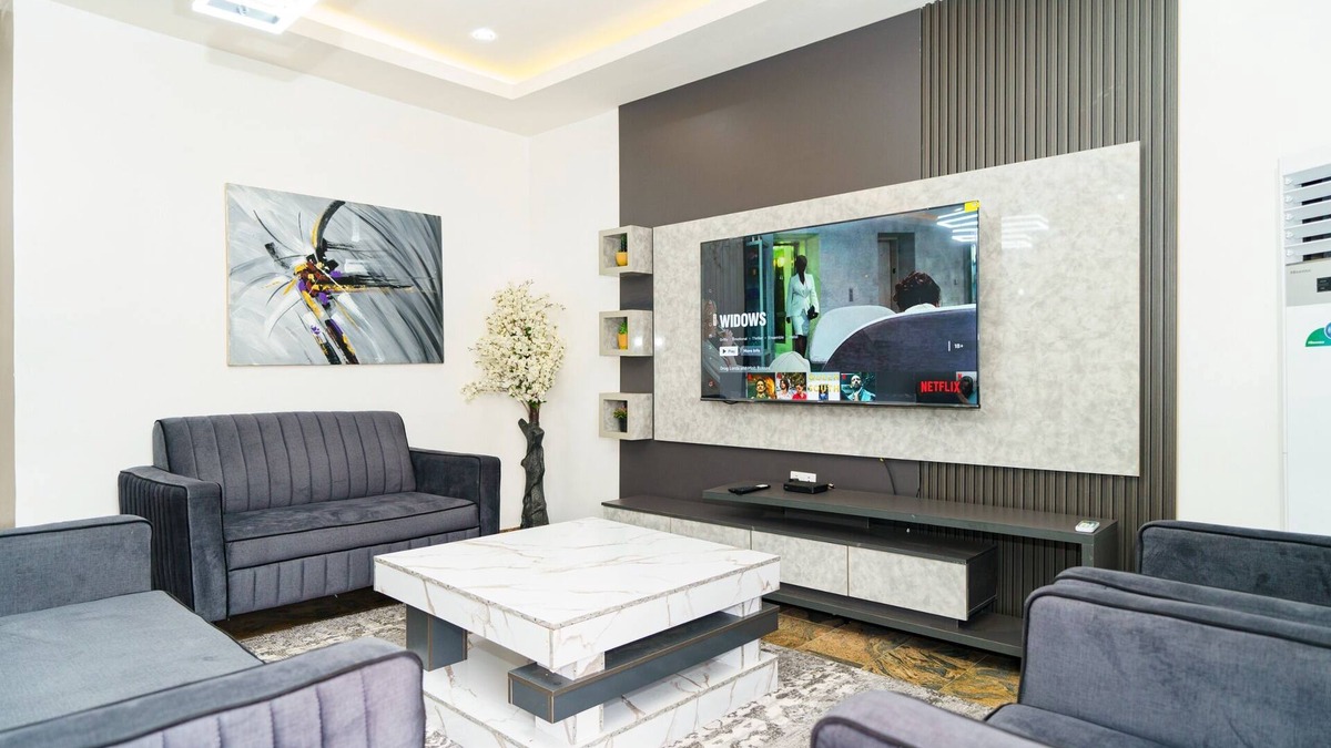 Wuse 2 Apartment | Charming 2-Bedroom Terrace in the Heart of Wuse 2 -Your Perfect Getaway!