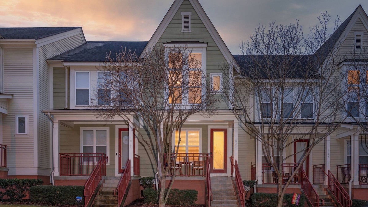 Third Ward House | Charming 2-bedroom townhome In the Heart of all that Charlotte has to offer.