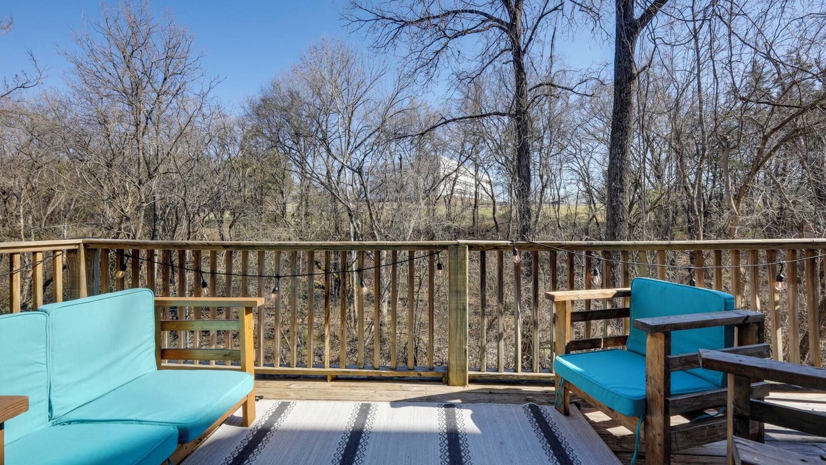 Donelson House | Charming 2-bedroom townhome in vibrant Nashville