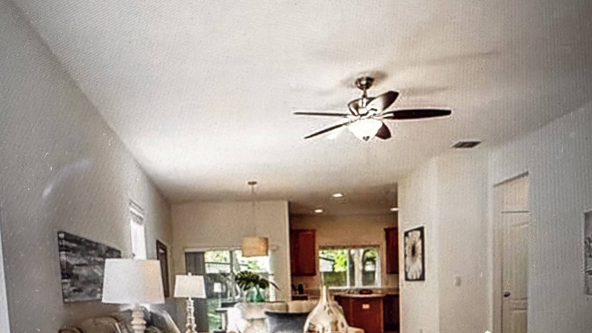 Riverview House | Charming 2-bedroom townhome in beautiful Riverview with WiFi, AC
