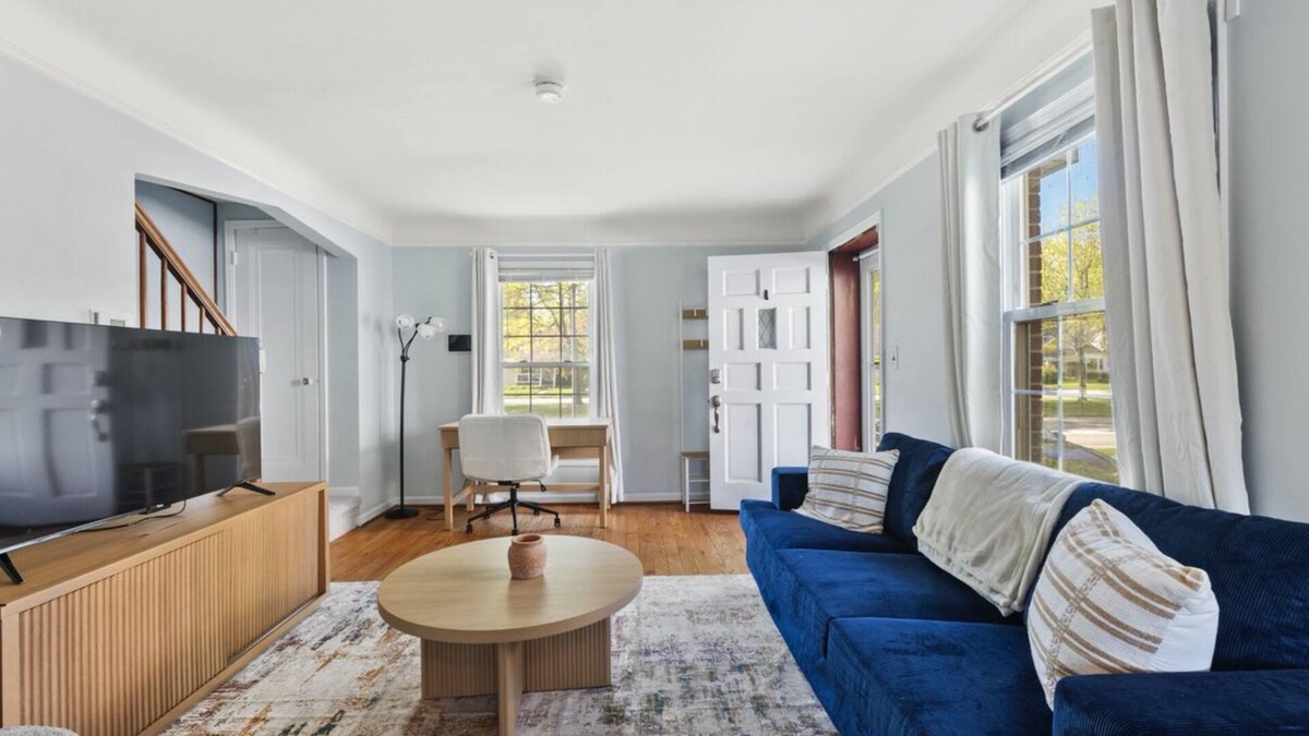 Royal Oak House | Charming 2-bedroom townhome 2 min from Downtown Royal Oak