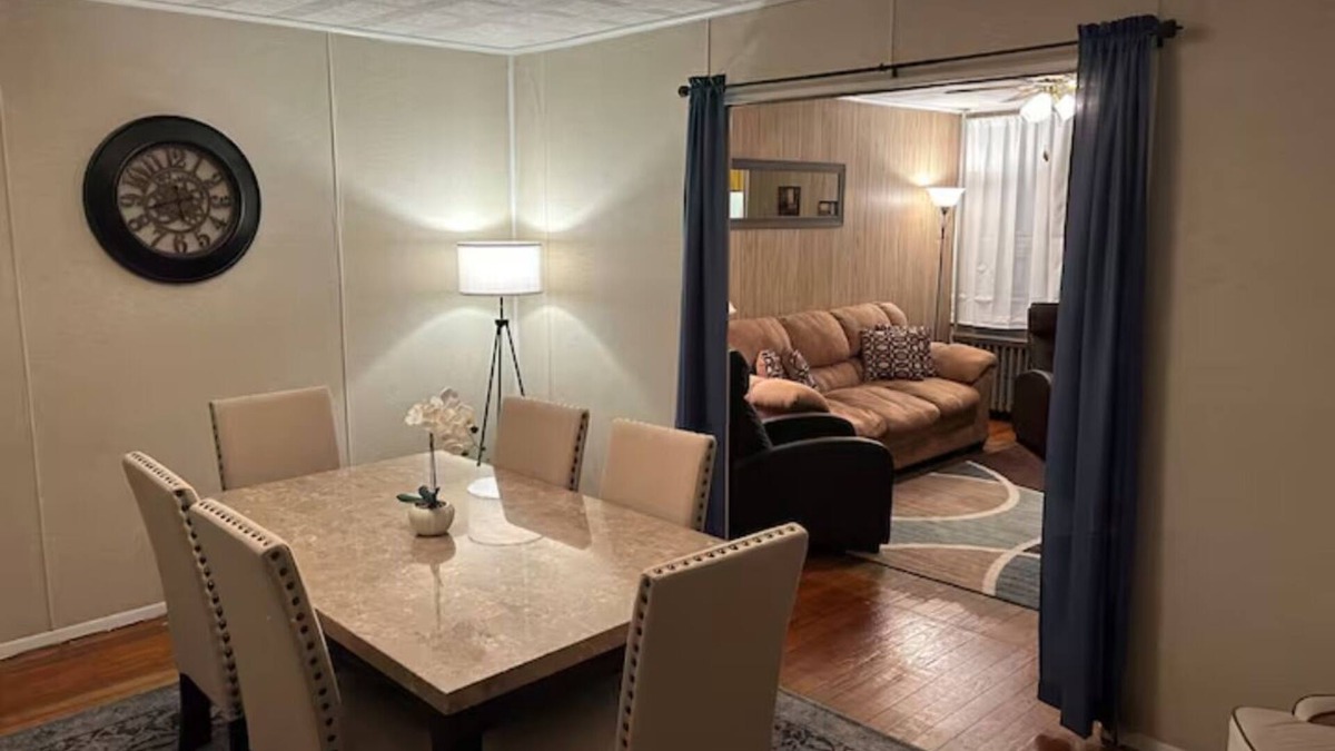Coaldale House | Charming 2-bedroom townhome in Coaldale close to St Lukes Hospital.