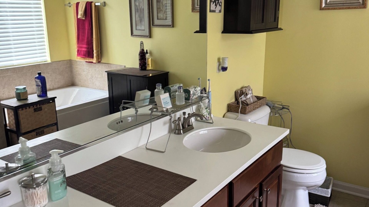 Huntley House | Charming 2-bedroom townhome in Huntley with WiFi, 2 bedrooms 3 baths