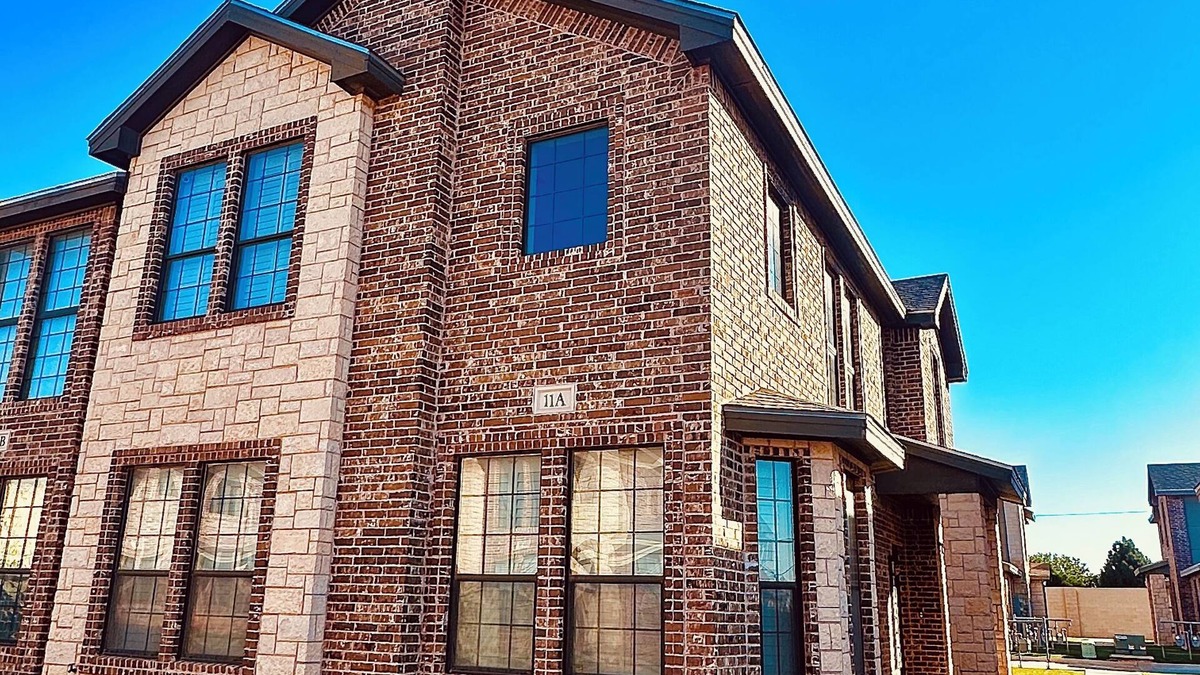 Odessa House | Charming 2-bedroom townhome with an office