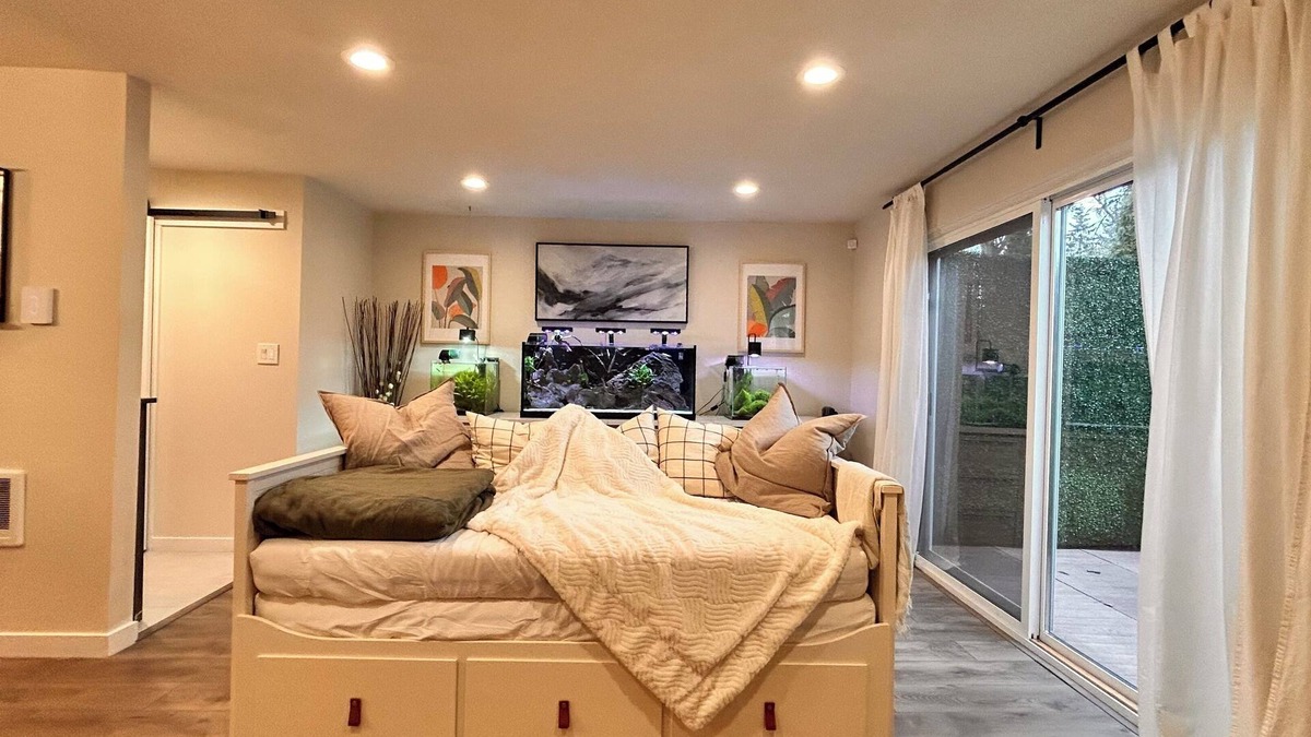 SeaTac House | Charming 2-bedroom townhome that sleeps 6 comfortably near SeaTac Intl. Airport