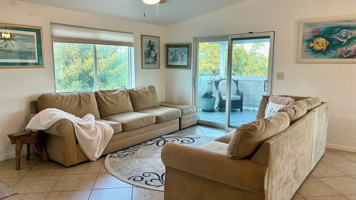 Big Pine Key House | Charming 2-bedroom 2- bath home located in the middle of The Key Deer Refuge.