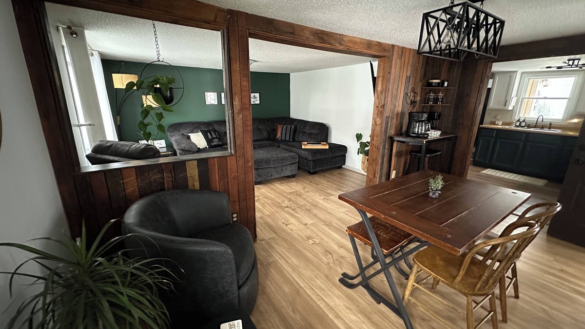 Breckenridge House | Charming 2-bedroom pet friendly house with hot tub and fire pit in Breckenridge