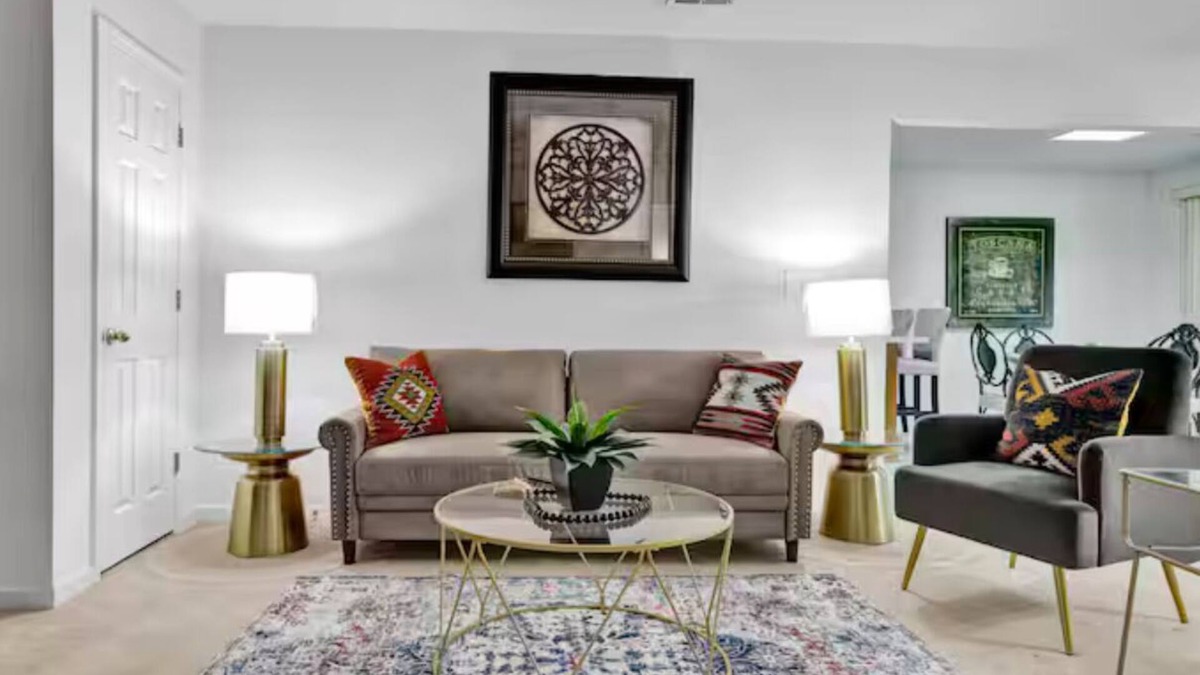New Castle House | Charming 2-bedroom house with WiFi, AC in Center Point