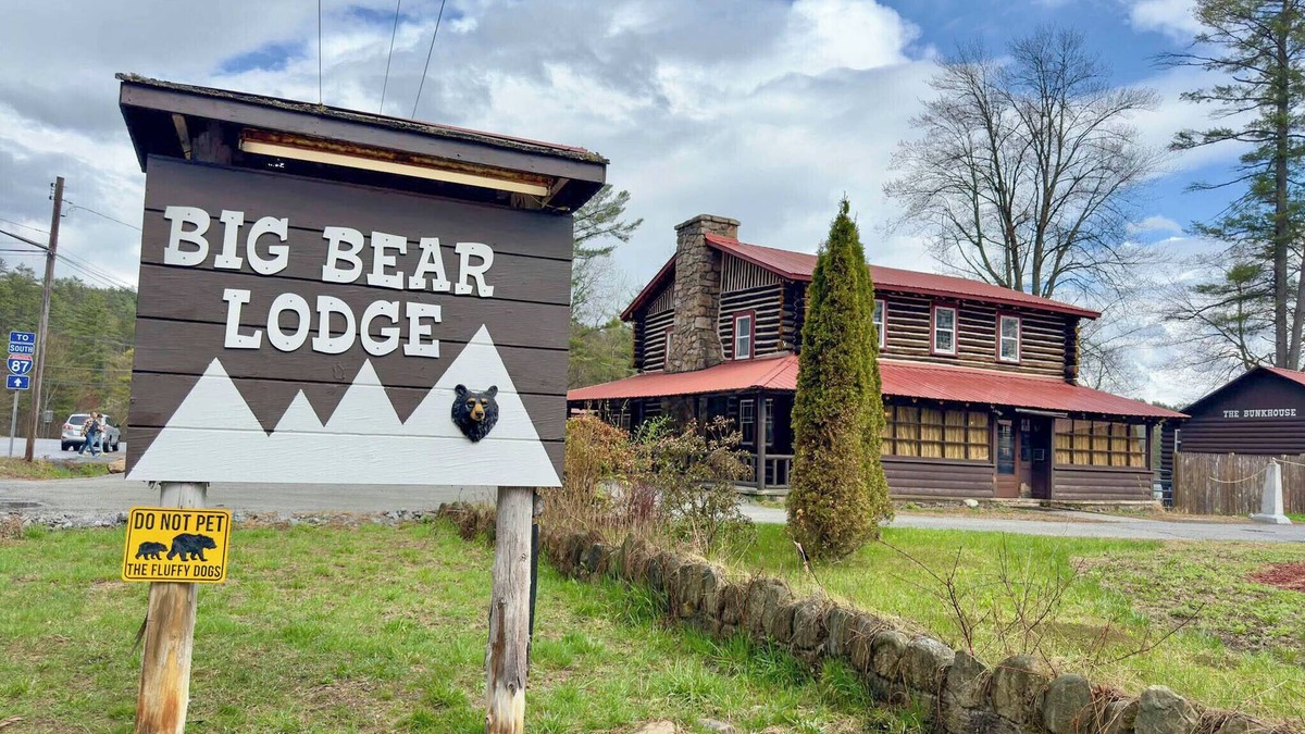 Chestertown Cabin | Charming 2-bedroom cabin in welcoming Chestertown with Lake Views and WiFi
