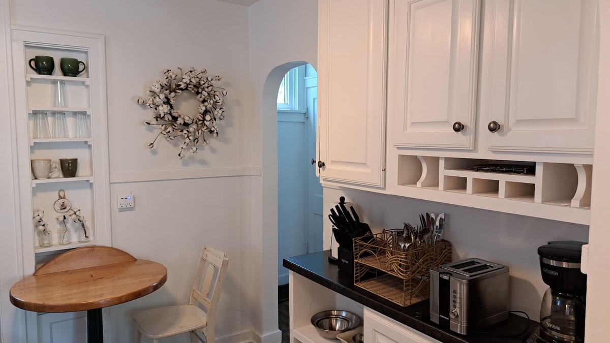 Fort Madison Cottage | Charming 2-bedroom cottage with WiFi, AC in enjoyable Fort Madison
