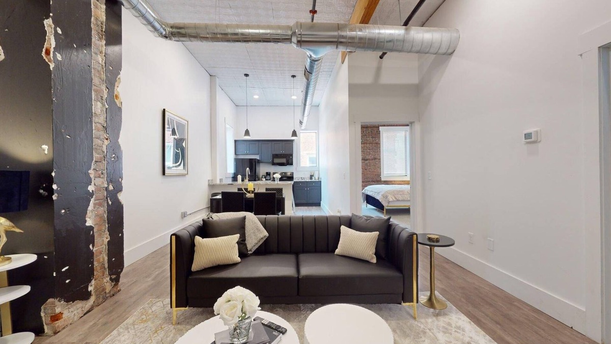 Grand Island Apartment | Charming 2-bedroom apartment in the Historic Downtown Grand Island