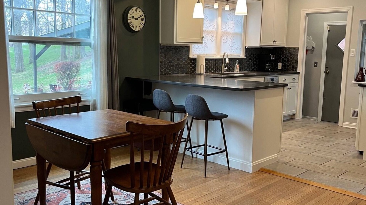 Mapleton/Fall Creek House | Charming 2-bedroom house in a historic neighborhood in central Indianapolis