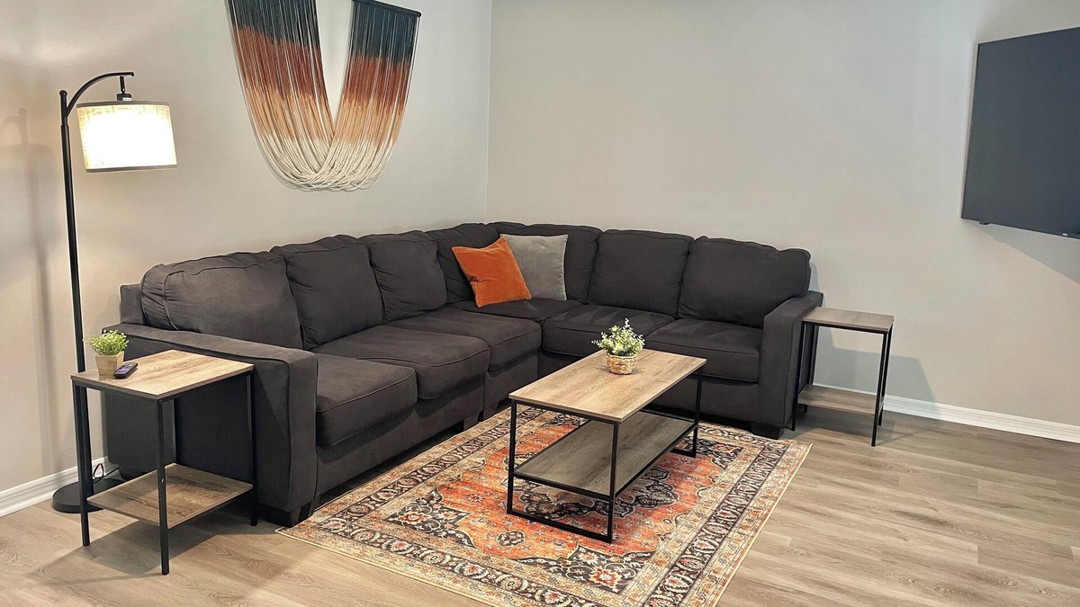 Lakeshore South House | Charming 2-bedroom house with fire pit in Jacksonville