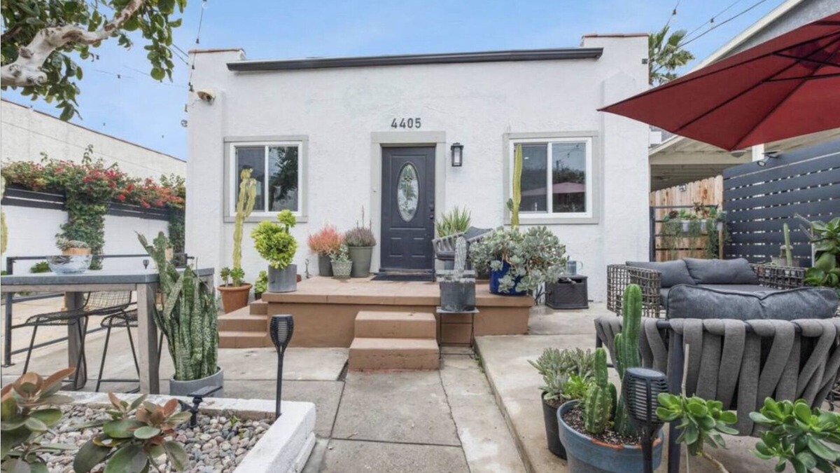 East Hollywood House | Charming 2 Bedroom Spanish Bungalow with Private Patio