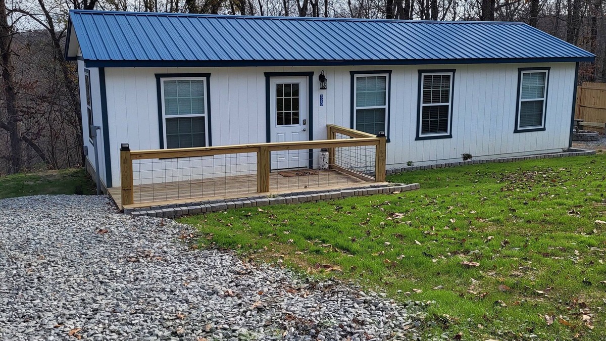 Mammoth Cave House | Charming 2-bedroom, 2 full baths and pet friendly house near Mammoth Cave NP.