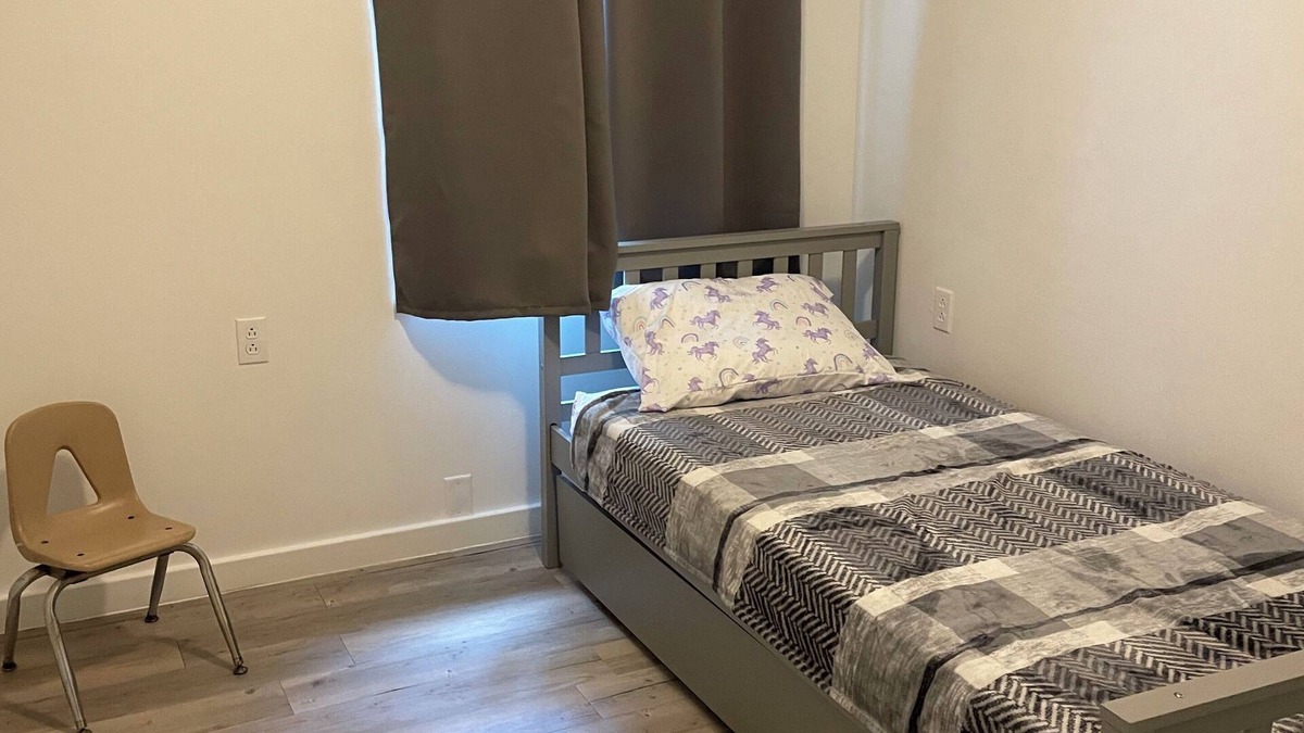 Marble Hill Apartment | Charming 2-bedroom apartment in fabulous Marble Hill with AC