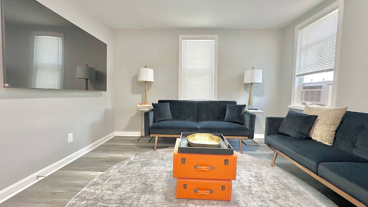 Marlborough House | Charming 2-bedroom flex 3br house with WiFi, AC in superb Marlborough
