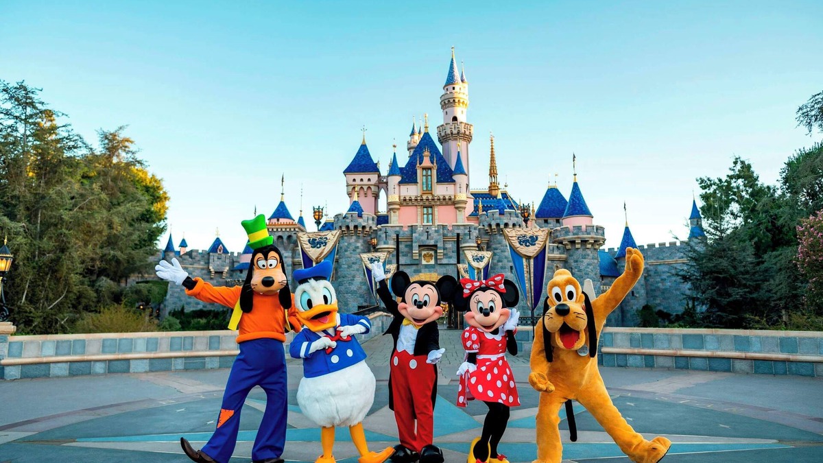 Westminster House | Charming 2-bedroom guesthouse family friendly near Disneyland/LittleSaigon