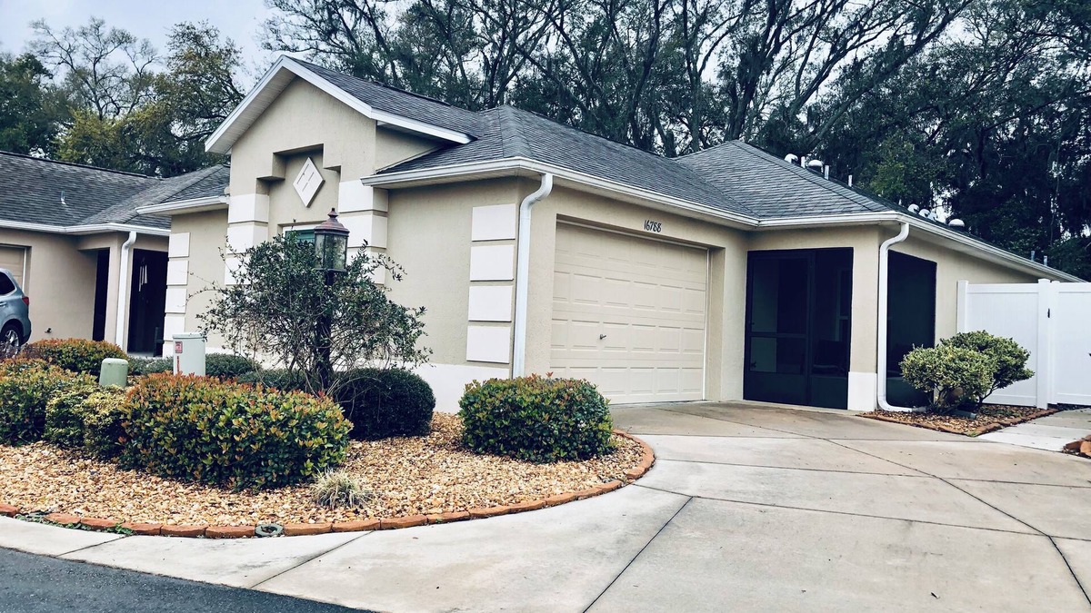 Summerfield House | Charming 2-bedroom house in the friendliest neighborhood - The Villages!