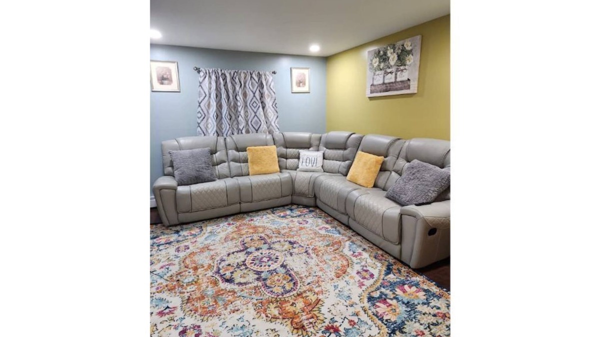 West Babylon House | Charming 2 Bedroom Home Away From Home Apartment