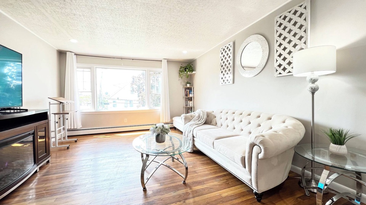 White Plains Apartment | Charming 2-bedroom apartment near downtown and Metro North- White Plains