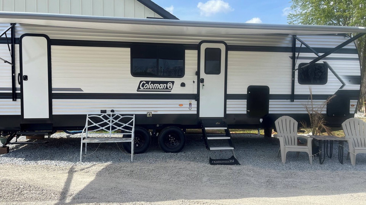 Winterville House | Charming 2-bedroom mobile home with WiFi, AC in Winterville close to UGA stadium