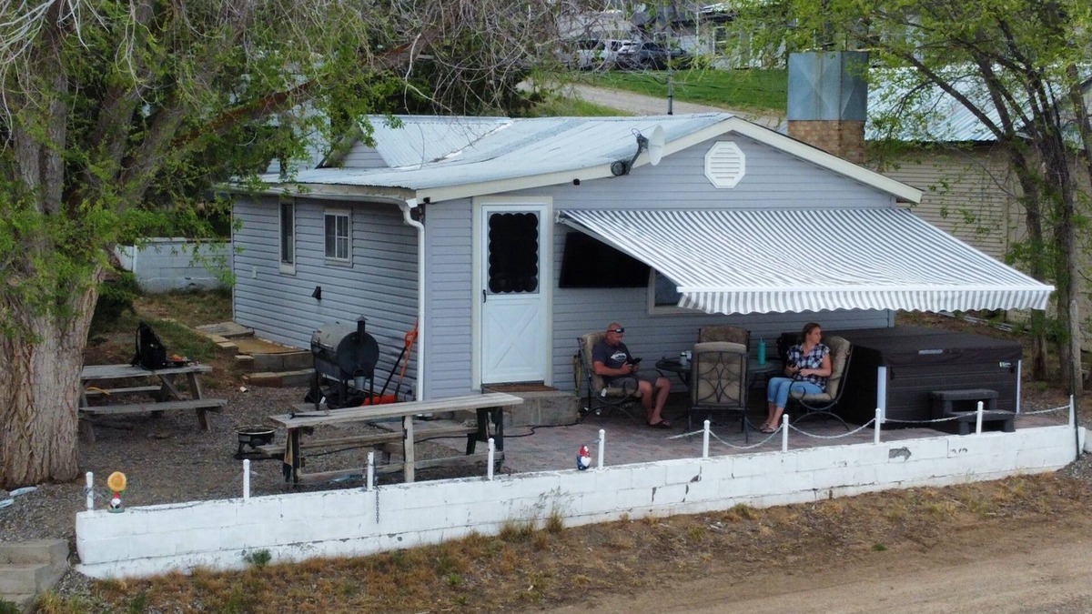 Bellevue Cabin | Charming 2 bedroom waterfront cabin at West Magic Id. 83352 with hot tub.