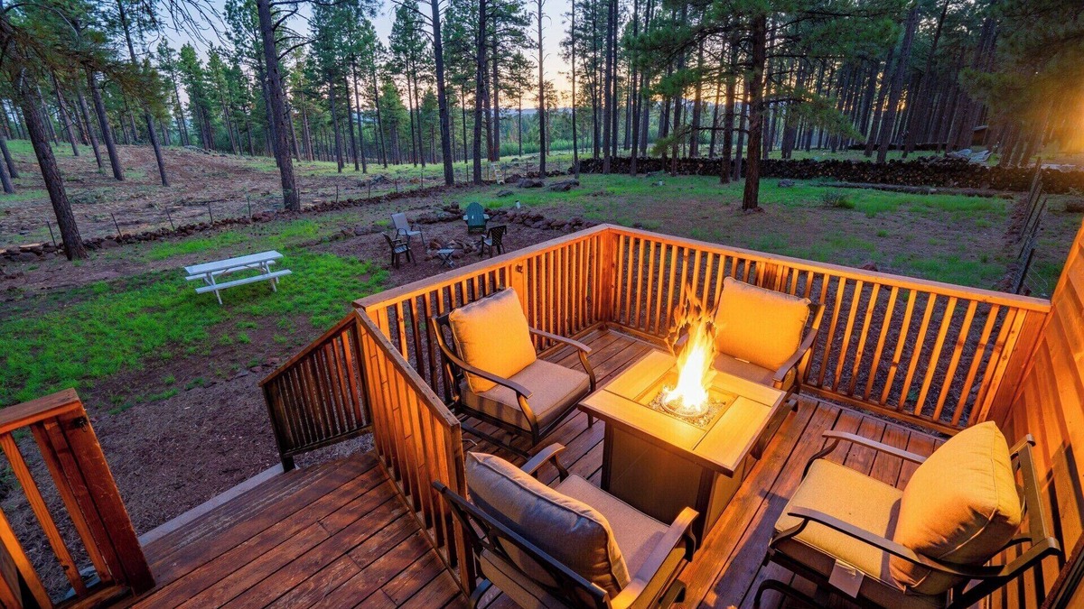 Parks Cabin | Charming 2-bedroom with loft cabin with AC, WiFi in tranquil Parks, AZ. Sleeps 6