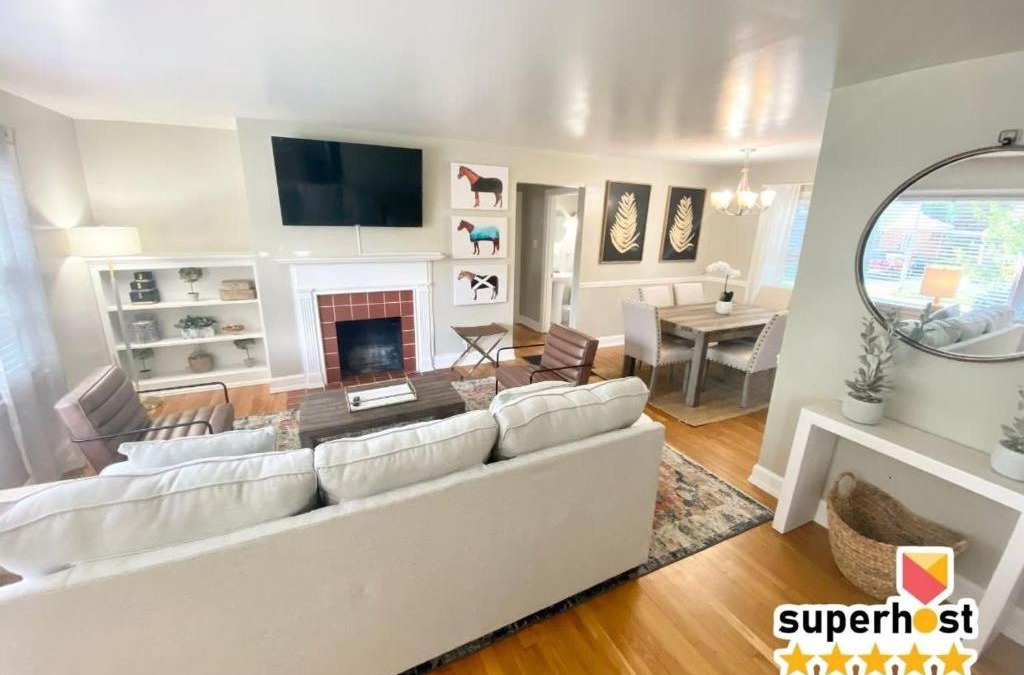 Lexington House | Charming 2 BR 1 BA with outdoor patio and grill close to downtown