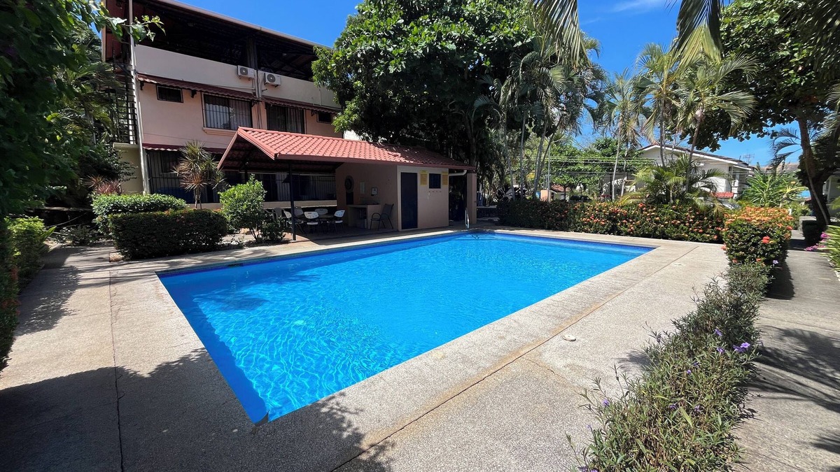 Santa Barbara Condo | Charming 2-bedroom condo with AC, Fast WiFi, 5 Minutes Walk to the Beach!