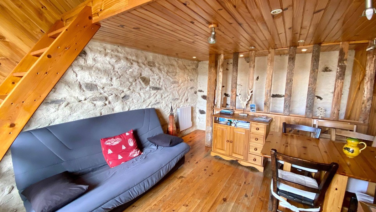 Real House | Charming 2-Room House for 4 Near Ski Resorts in Formiguères