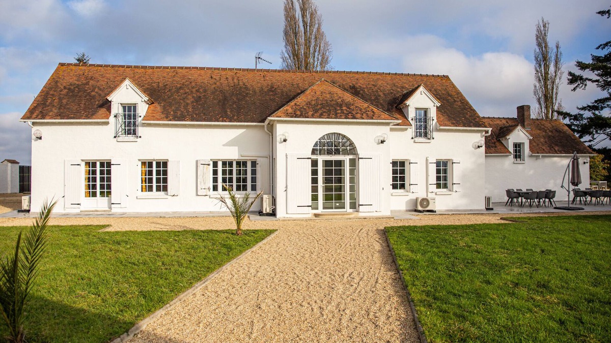 Orvilliers Villa | Charming 240m2 house with additional 80 m2 detached building