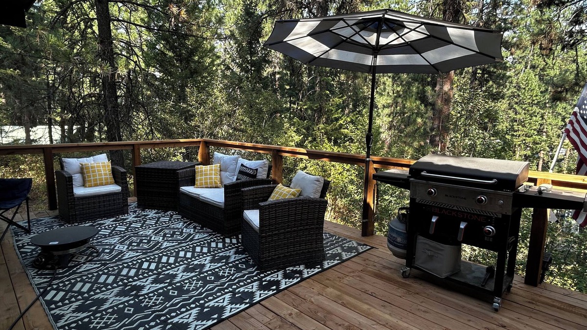 Garden Valley Cabin | Charming 2B-1 B quiet mountain retreat in Terrace Lakes just an hour from Boise.