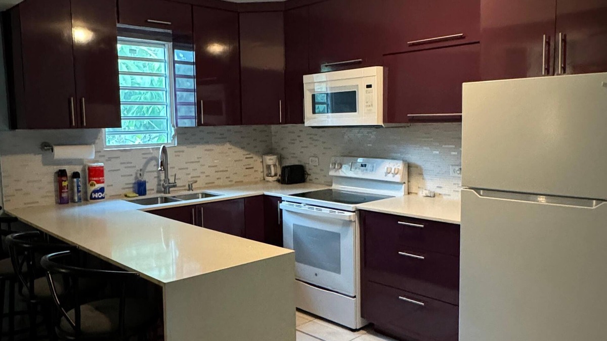 Palmas Apartment | Charming 2Bedroom House-5 Beds-Sleep 10- UNIT 1